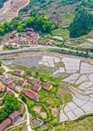 细水绕田园