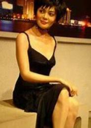 冷落豪门，孤女妩依